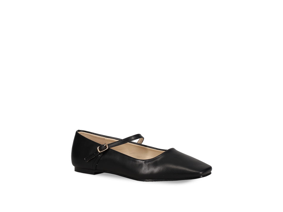 Black ballet flat