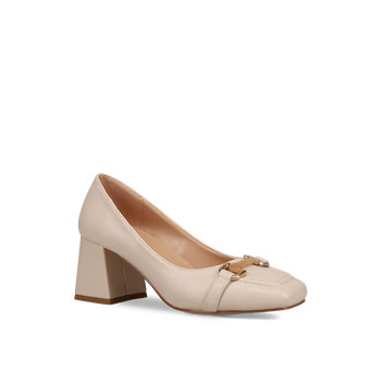 Beige pump