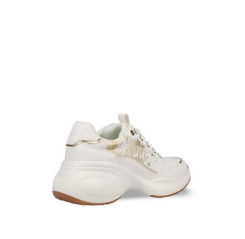 White chunky sneaker