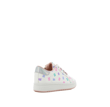 Kids white sneaker