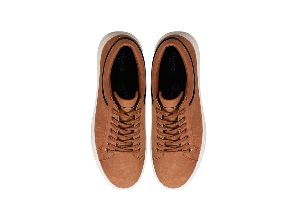 Mens tan sneaker