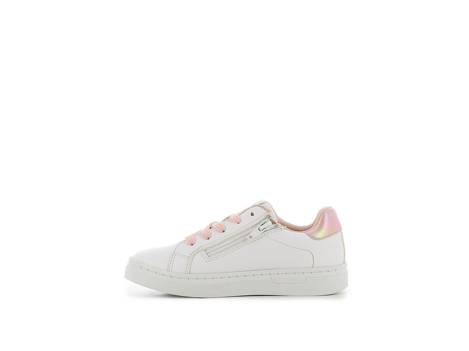 Kids white sneaker