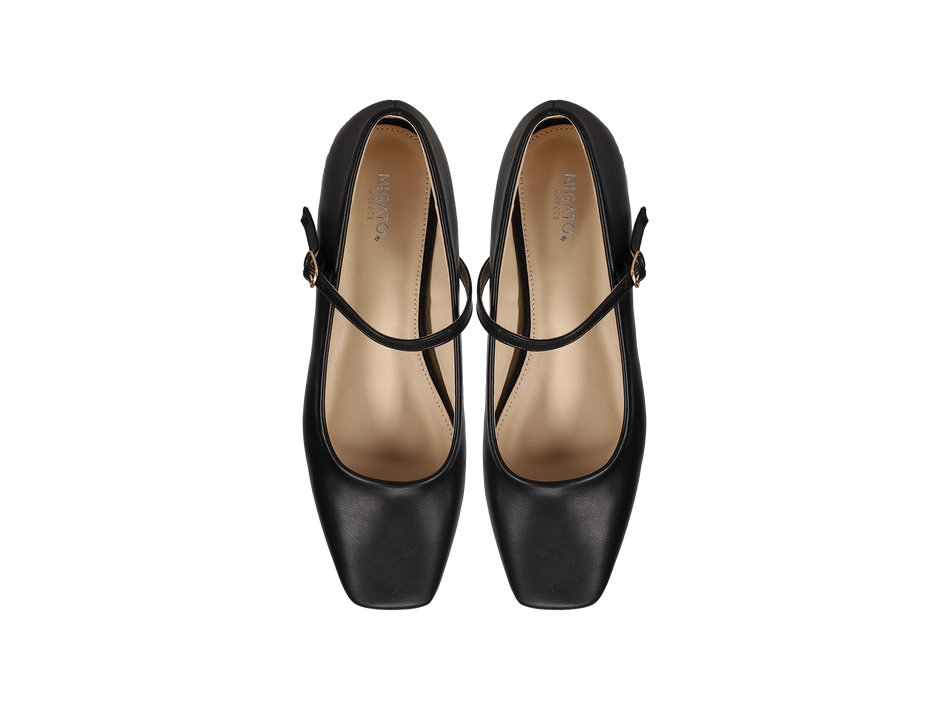 Black ballet flat