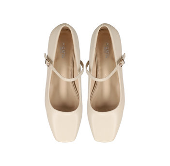 Ecru ballet flat